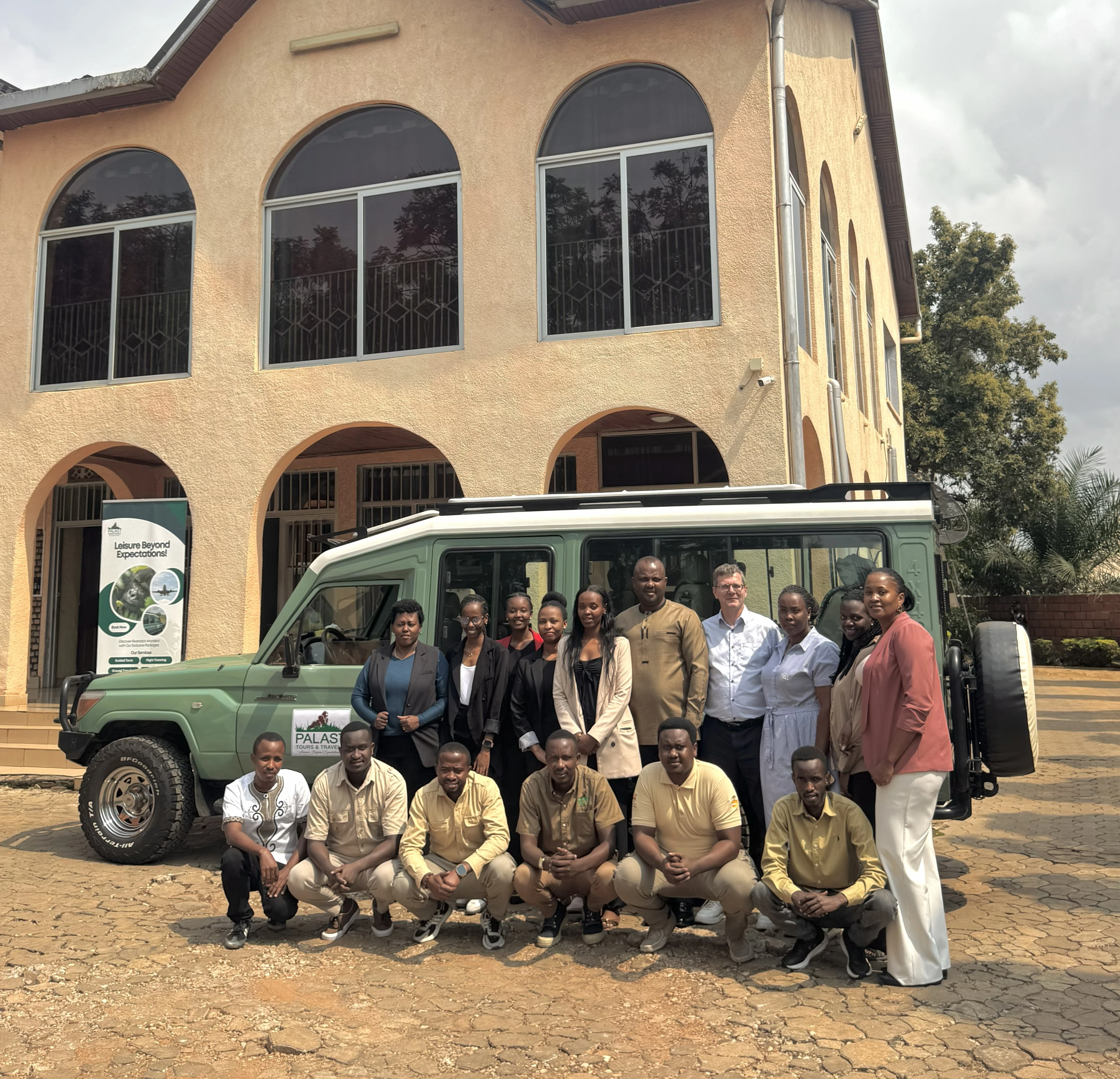 Palast Tours & Travel Team